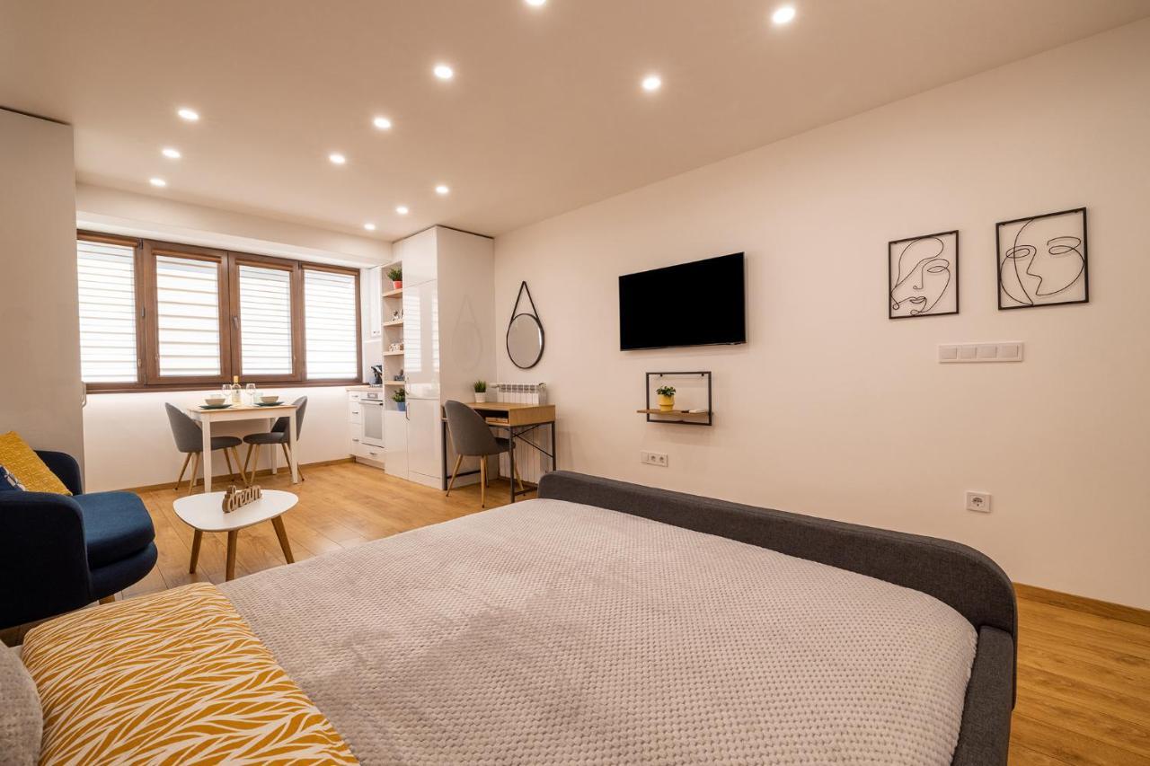 Luxury Studio Living High-End Amenities And Great Location By Flat Mаnager ソフィア エクステリア 写真